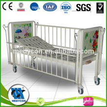 Sola función de la energía cubrió el sitio de hospital cama de los niños